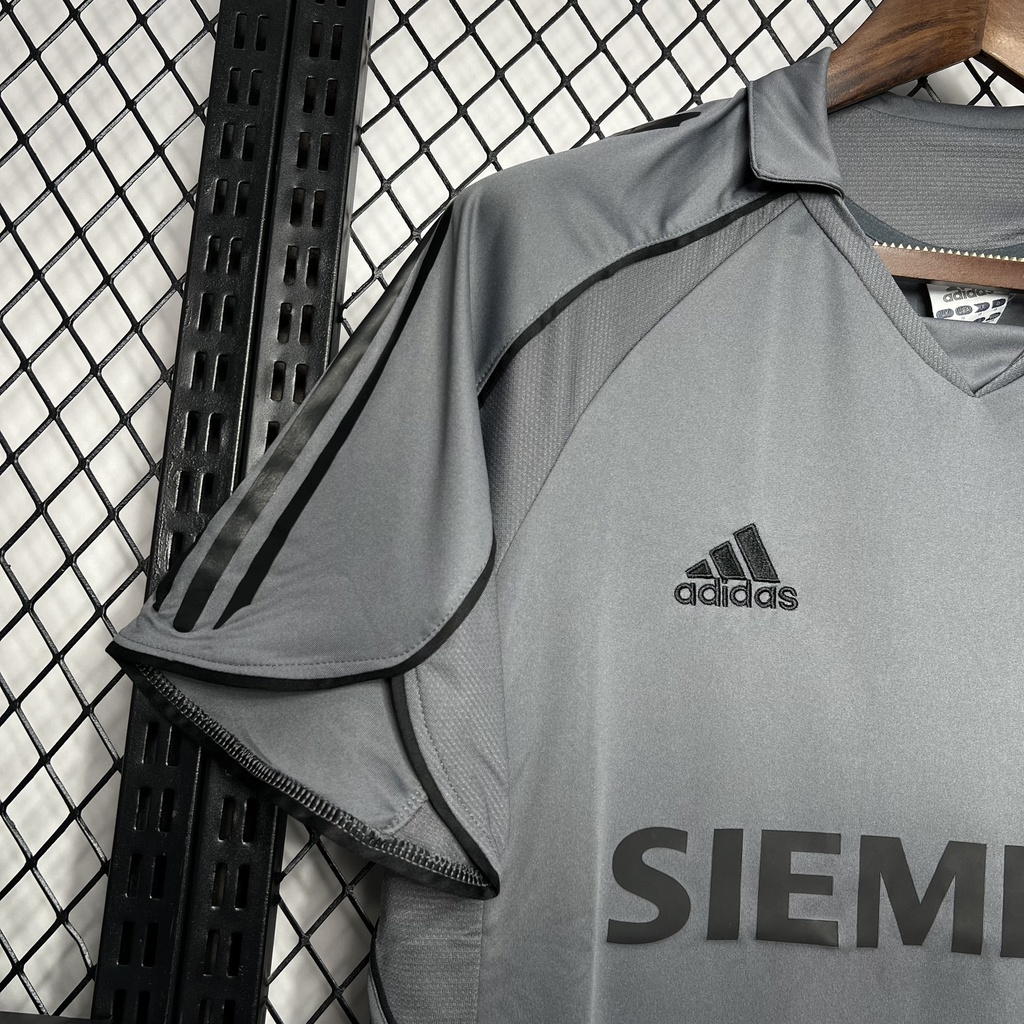 2005-06 Real Madrid Third Jersey
