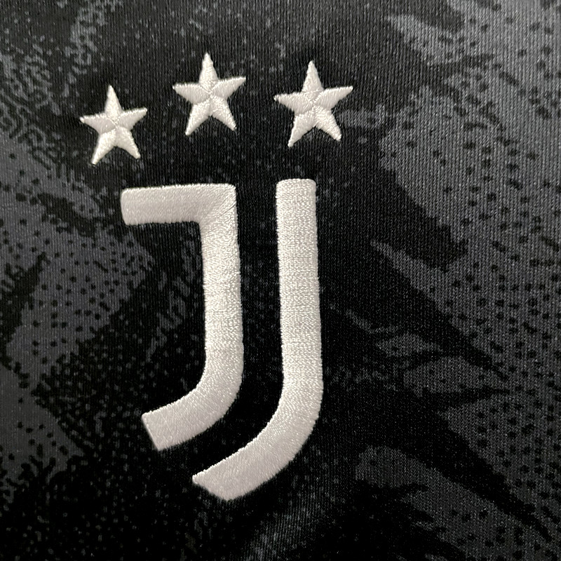 2022-23 Juventus Away Jersey