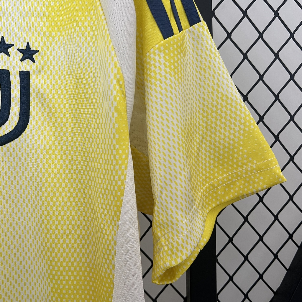 2024-25 Juventus Away Jersey