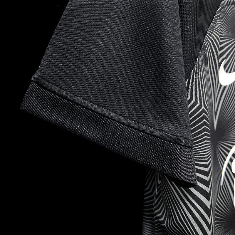 2022-23 Eintracht Frankfurt Away Jersey