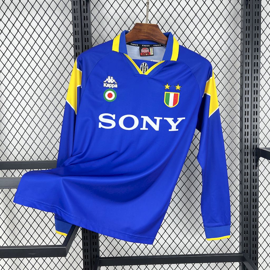 1995-96 Juventus Away Long Sleeve Jersey